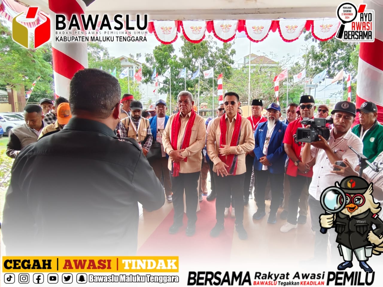 PASANGAN BACALON MTH DAN VR MENDAFTAR KE KPU MALUKU TENGGARA