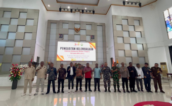 Foto Bersama Para Undangan